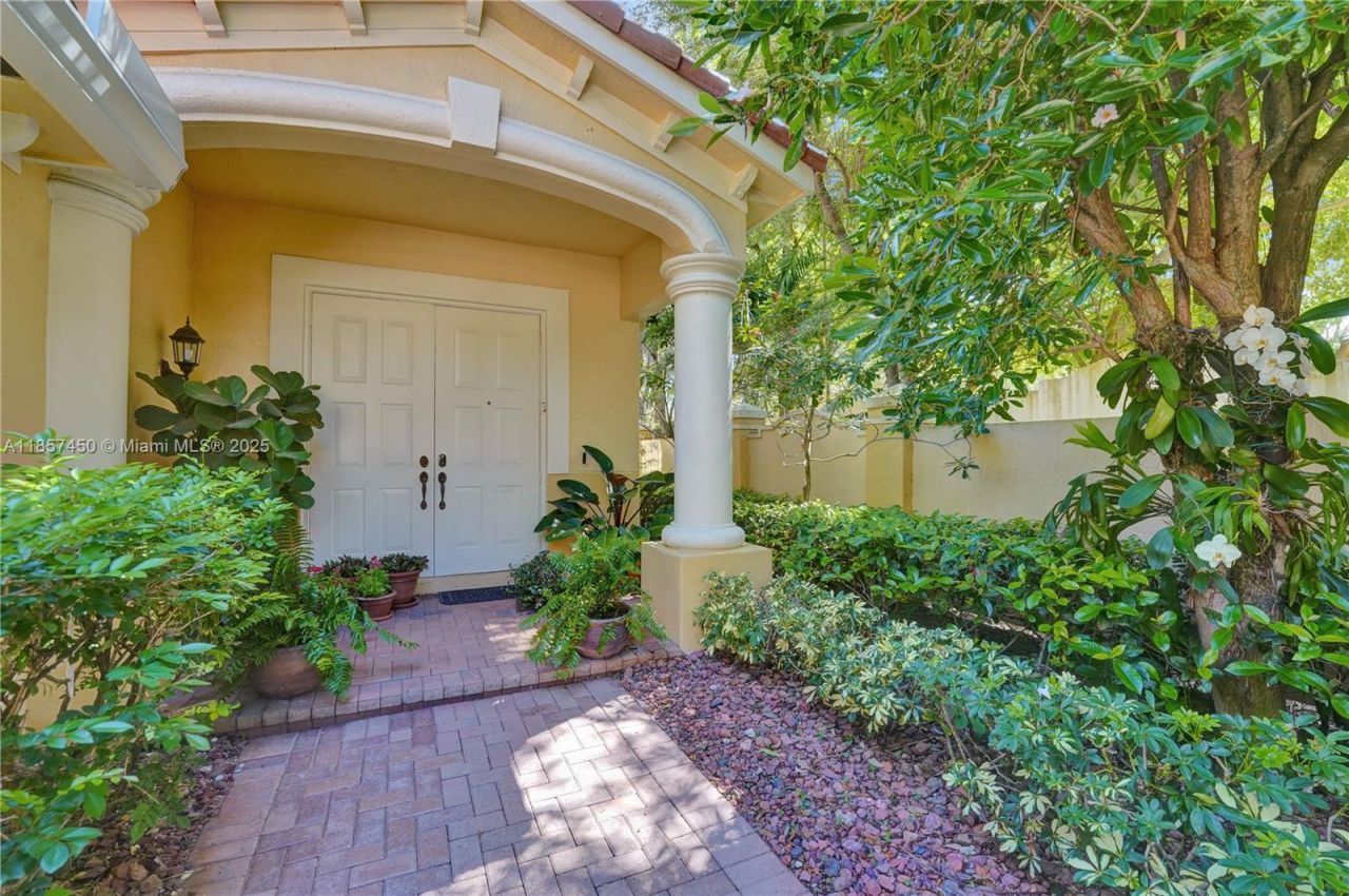 1577 Passion Vine Cir, Unit 9-2, Weston, FL 33326 Photo