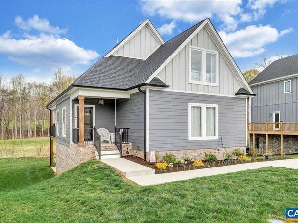 111 RETREAT LN, Huddleston, VA 24104