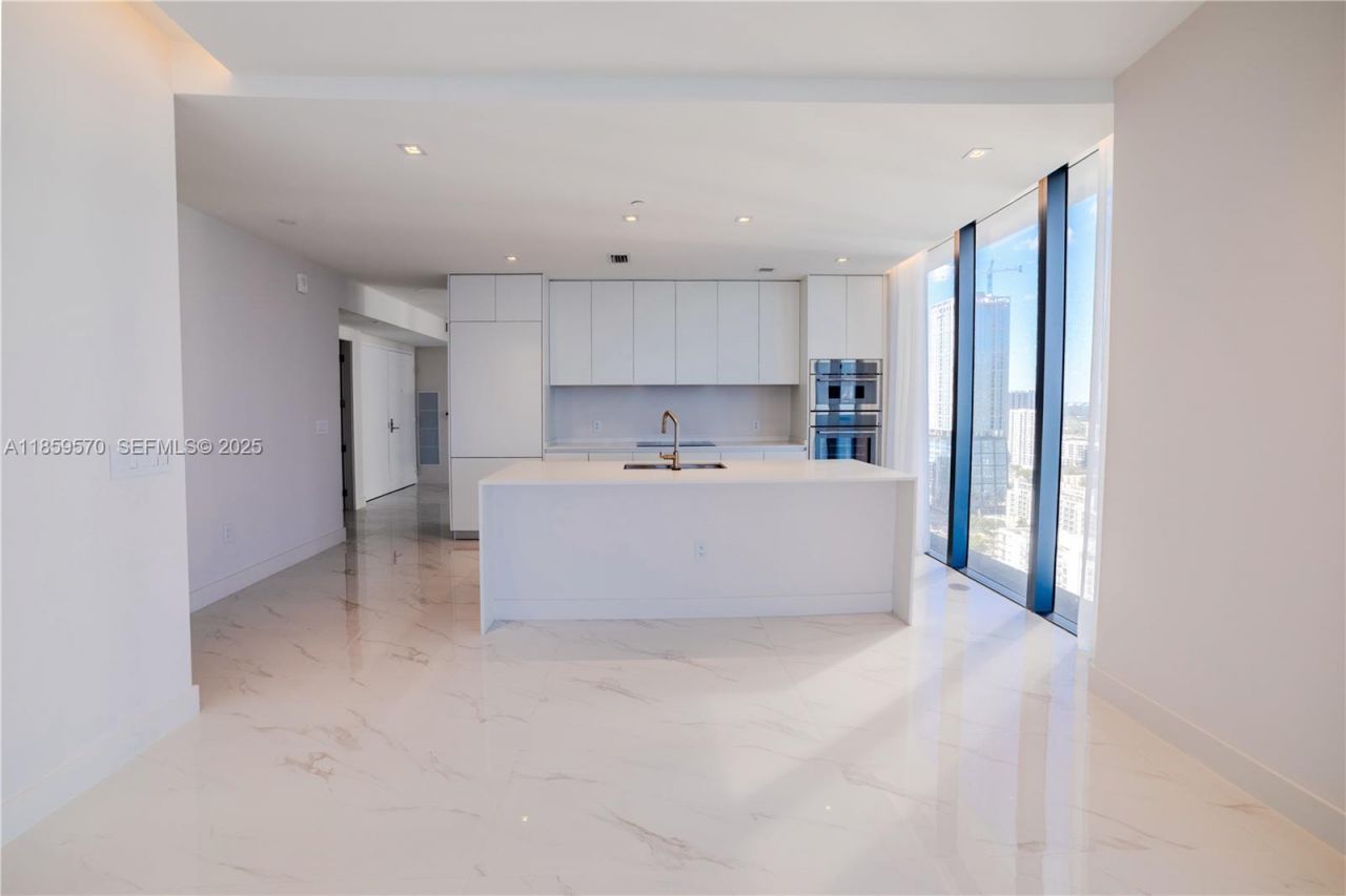 700 NE 24th Street, Unit 2501, Miami, FL 33137 Photo