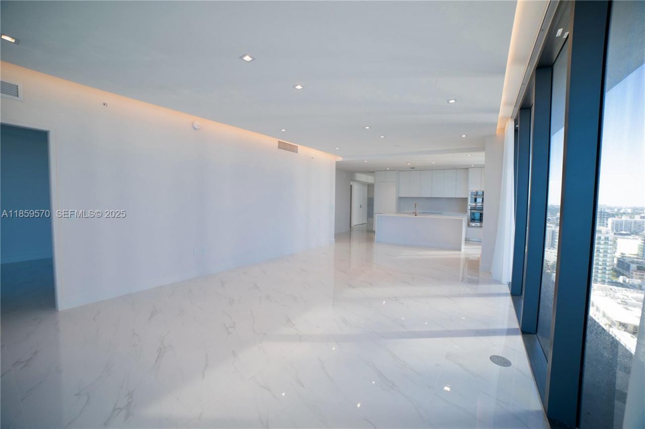 700 NE 24th Street, Unit 2501, Miami, FL 33137 Photo