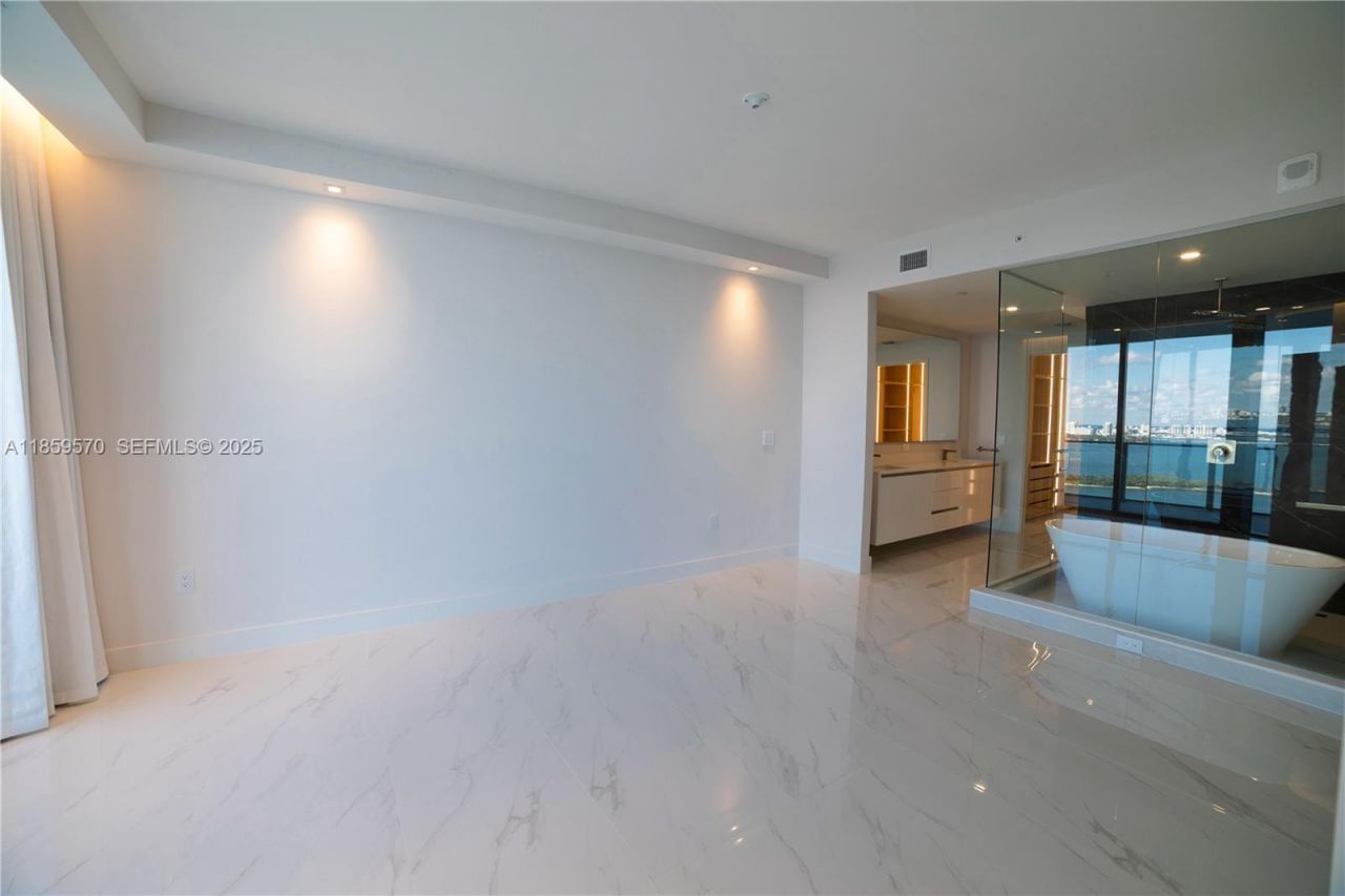 700 NE 24th Street, Unit 2501, Miami, FL 33137 Photo