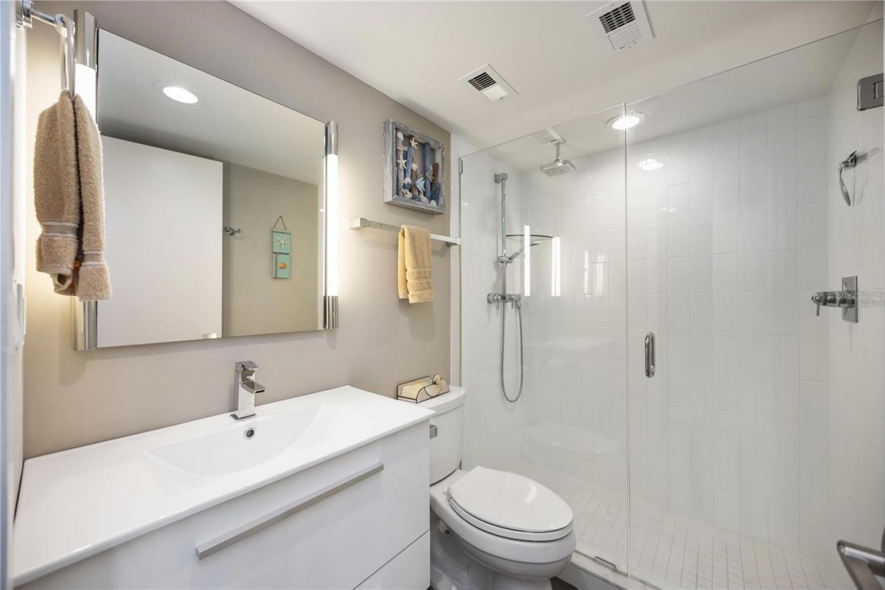 1050 Longboat Club Road, Unit 204, Longboat Key, FL 34228 Photo