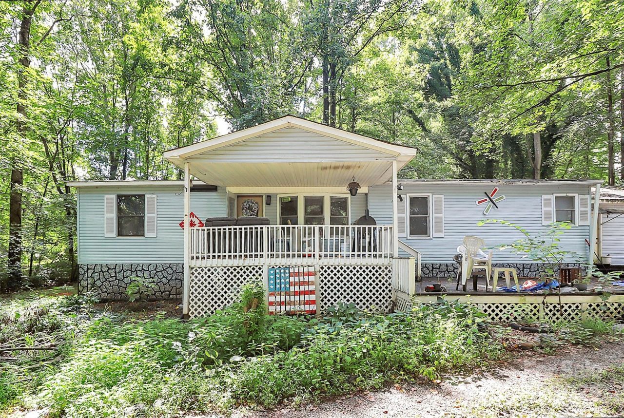 304 Deerchase Circle, Statesville, NC 28625 Main Photo
