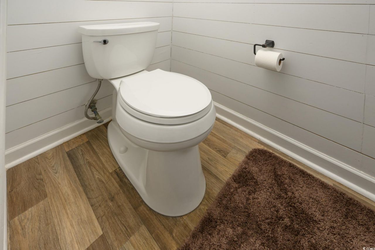 1890 Colony Dr. Photo 11