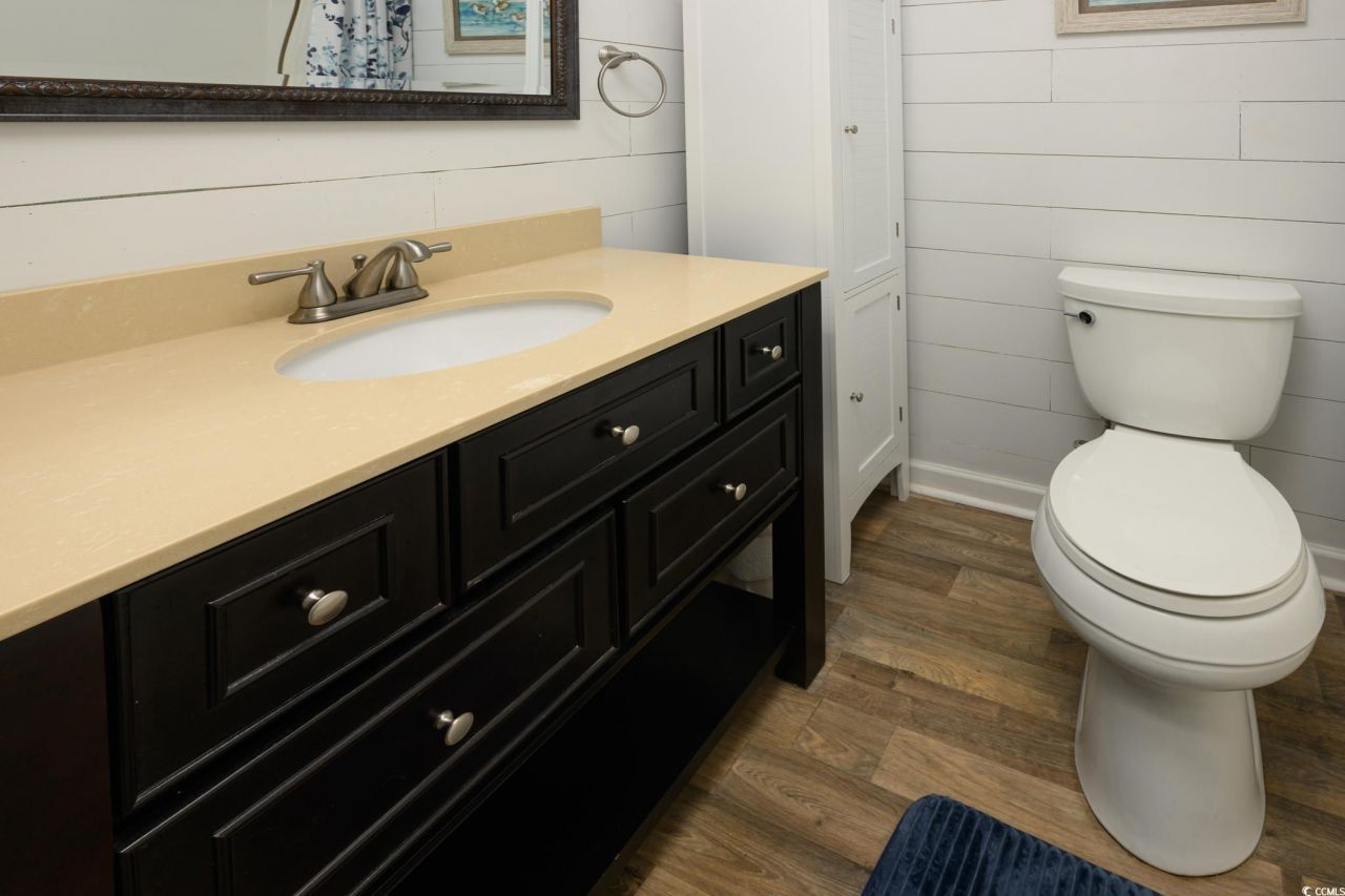 1890 Colony Dr. Photo 14