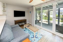 1890 Colony Dr. photo 4