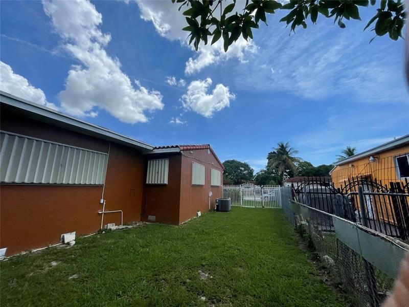 12900 NW 1st Court, Miami, FL 33168 Photo