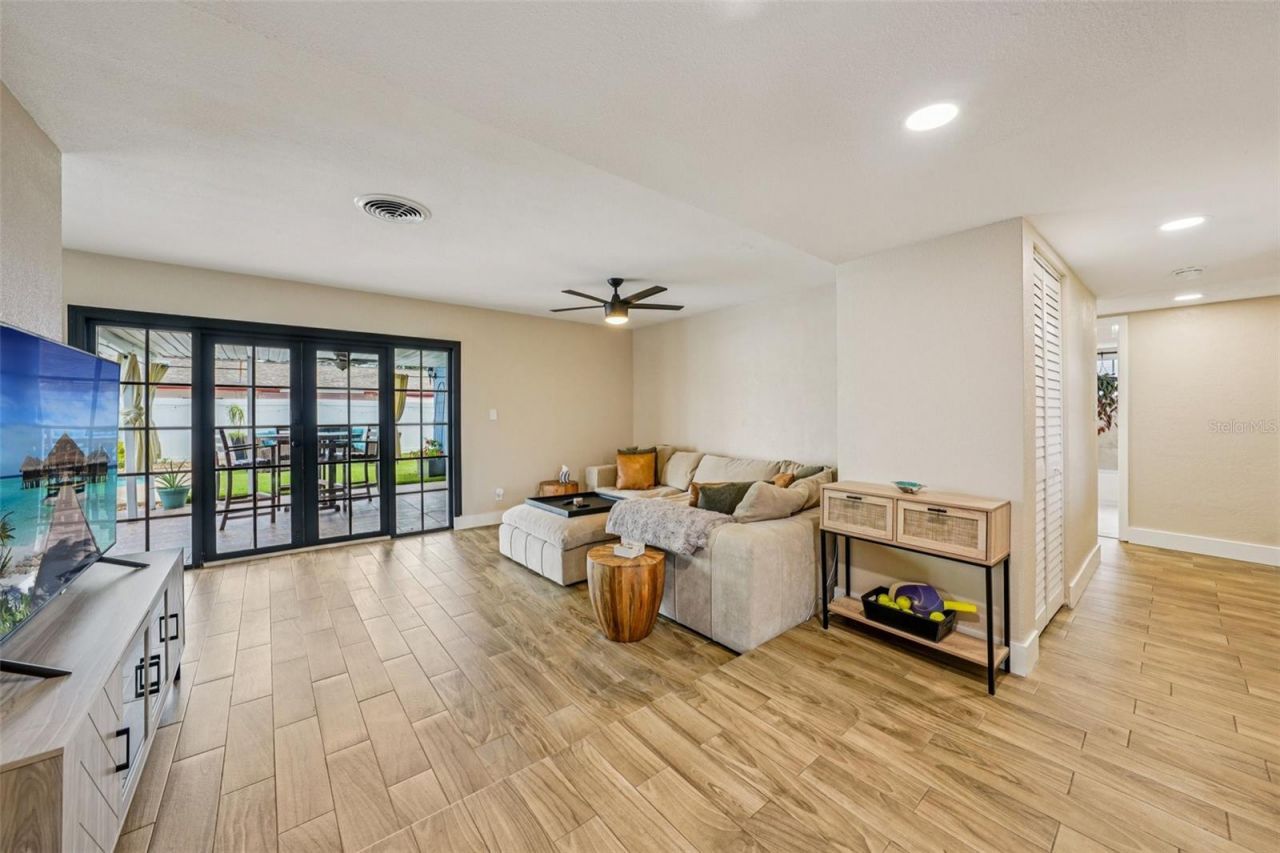 6655 12th Terrace N, Saint Petersburg, FL 33710 Photo