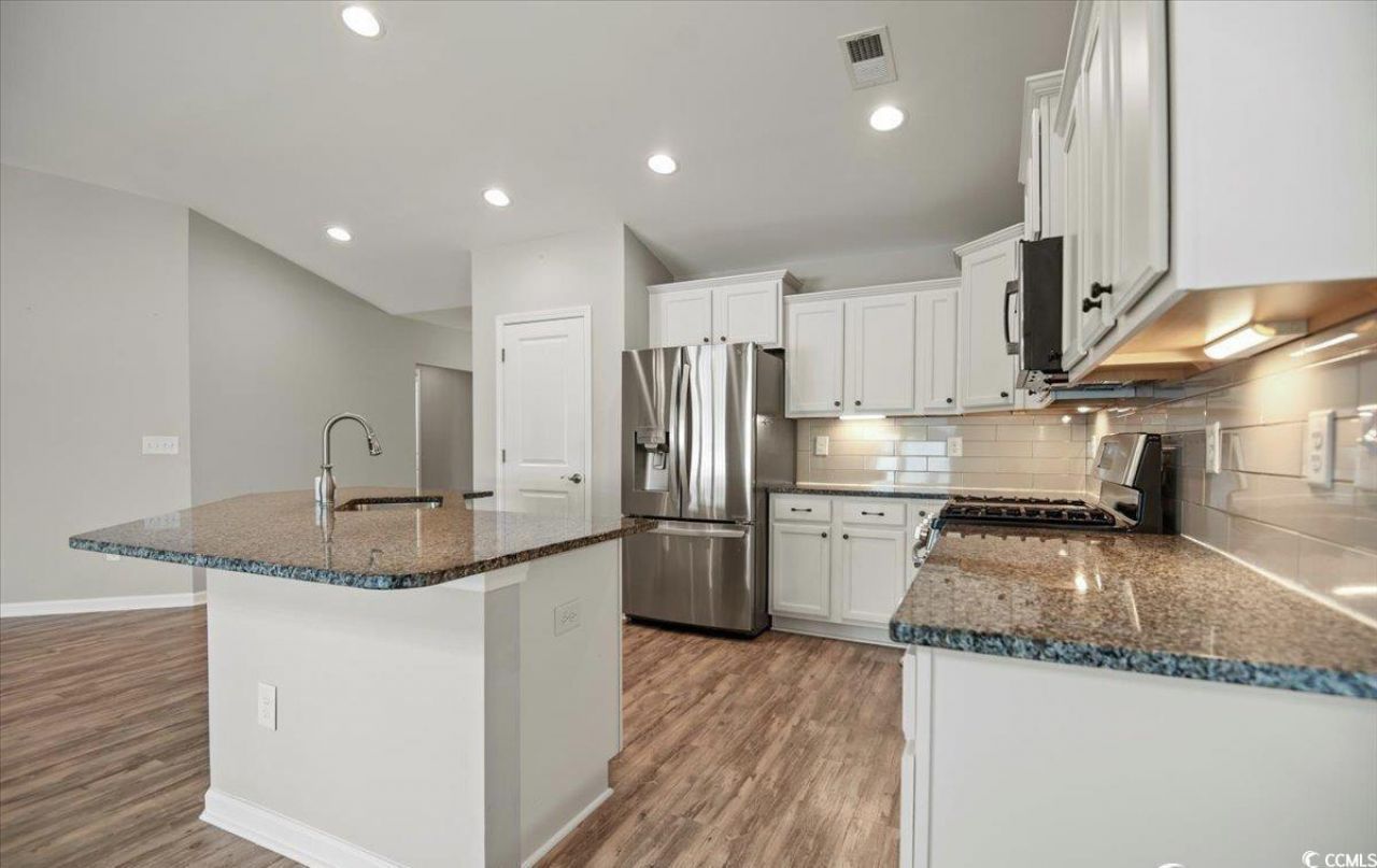 3720 Park Pointe Ave. Photo 5