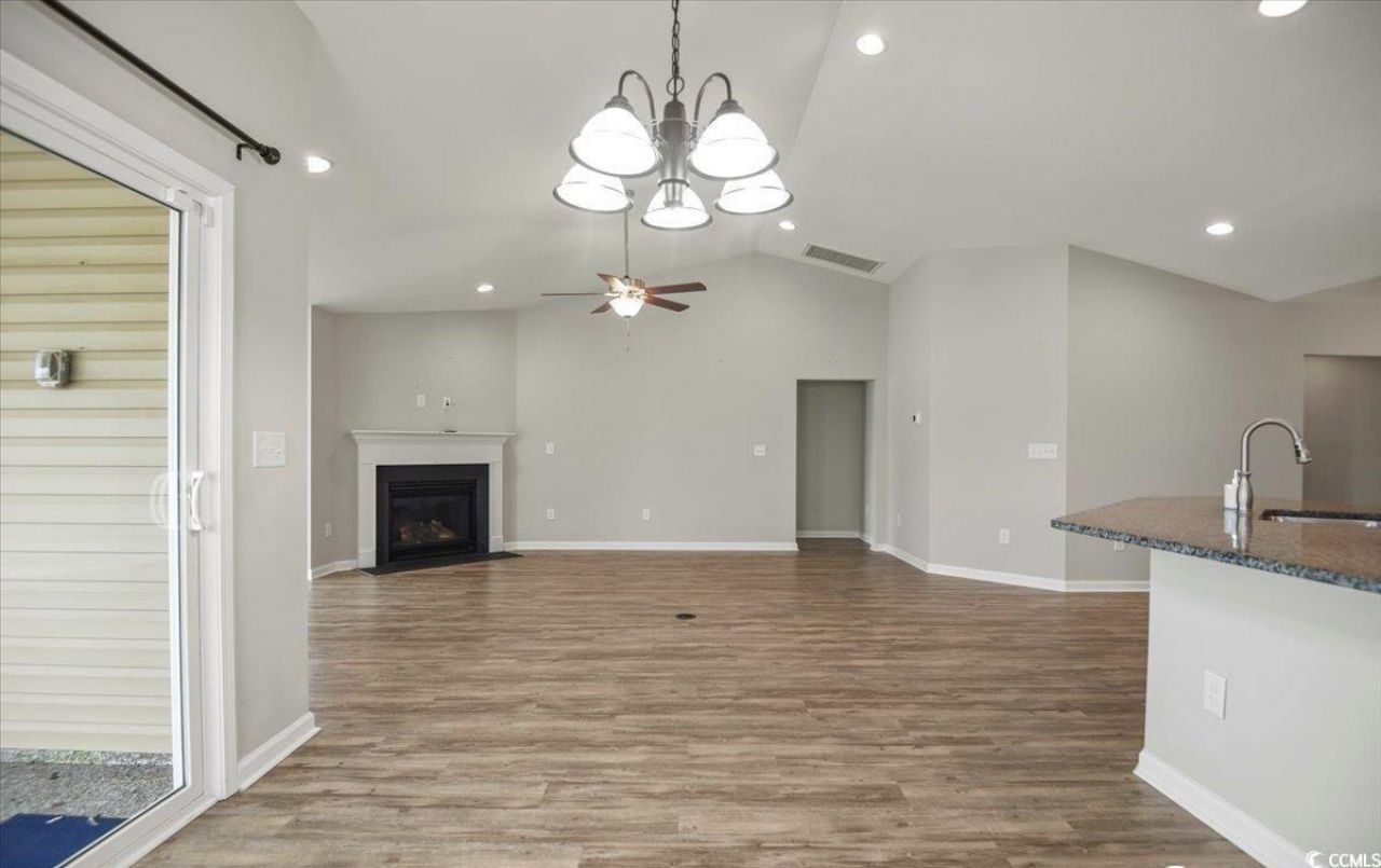 3720 Park Pointe Ave. Photo 9