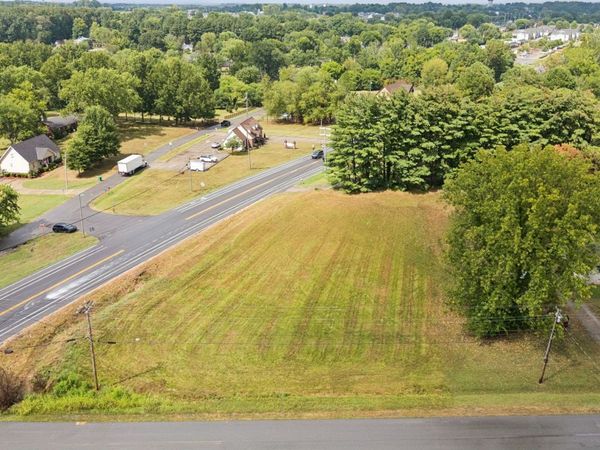 100 Rolling Acres Dr, White House, TN 37188