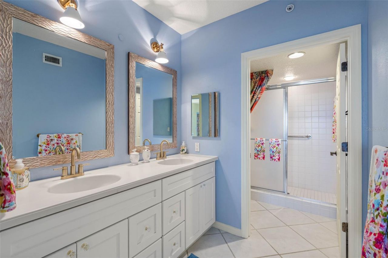 16550 Gulf Boulevard, Unit 545, North Redington Beach, FL 33708 Photo