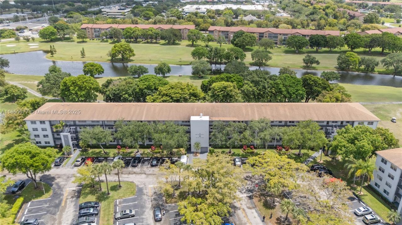 251 SW 132 Way, Unit 114H, Pembroke Pines, FL 33027 Photo