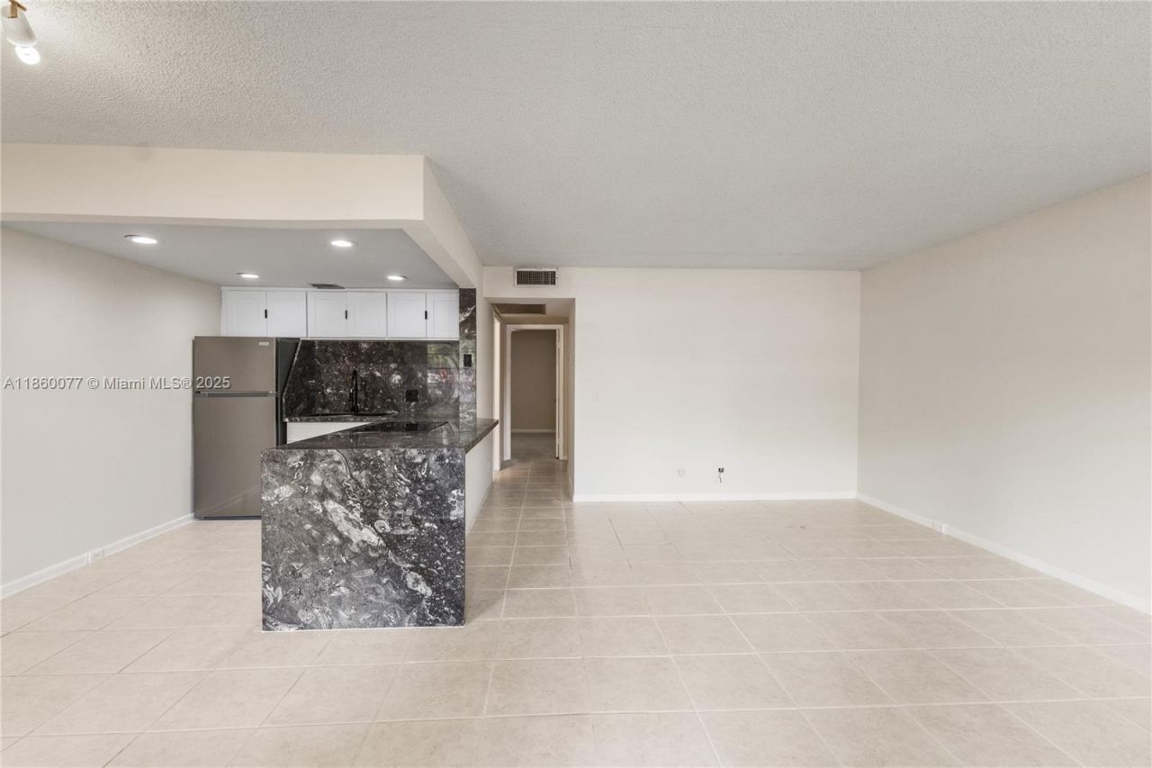 251 SW 132 Way, Unit 114H, Pembroke Pines, FL 33027 Photo