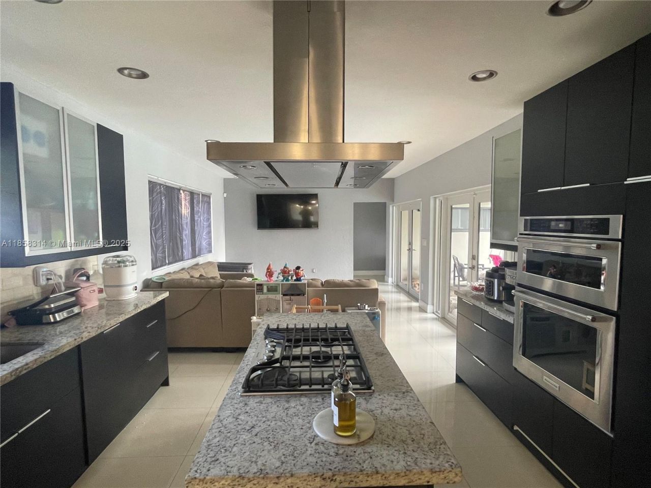 801 Oriole Ave, Miami Springs, FL 33166 Photo