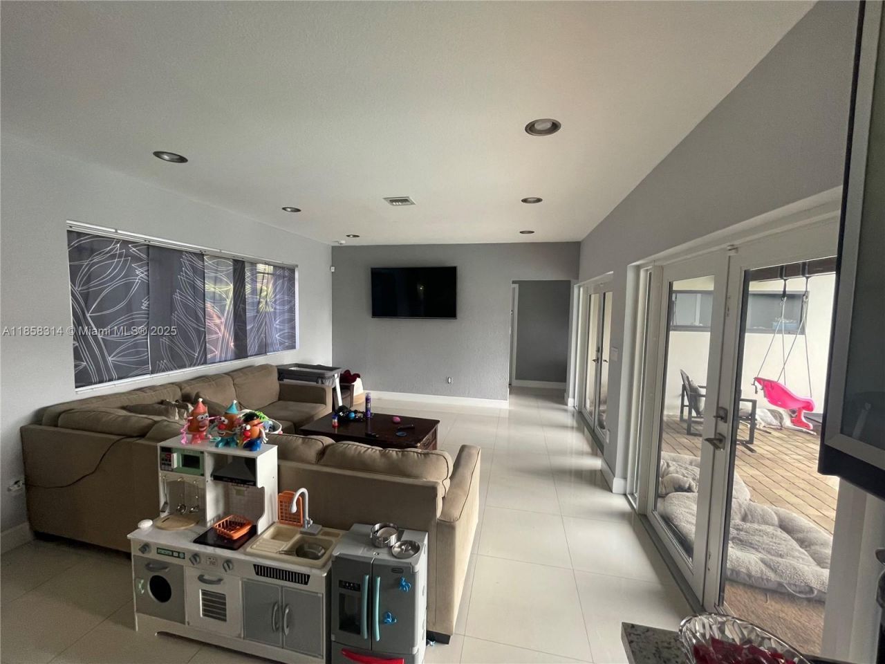 801 Oriole Ave, Miami Springs, FL 33166 Photo