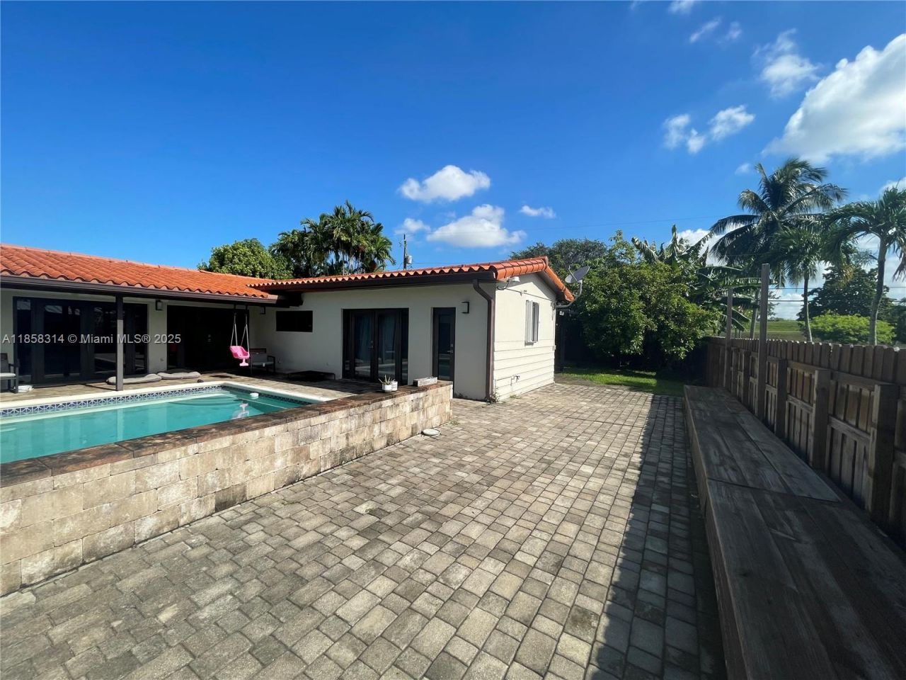 801 Oriole Ave, Miami Springs, FL 33166 Photo