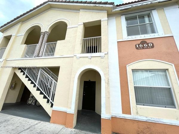 1660 SE 29th St, Unit 200, Homestead, FL 33035