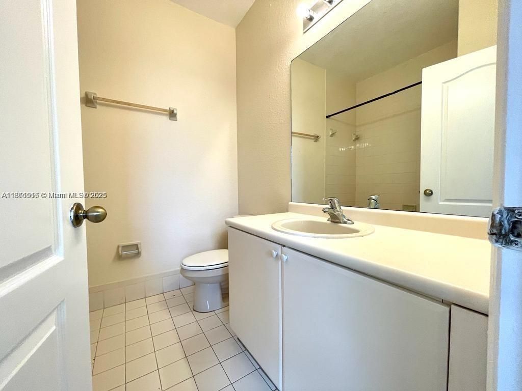 1660 SE 29th St, Unit 200, Homestead, FL 33035 Photo