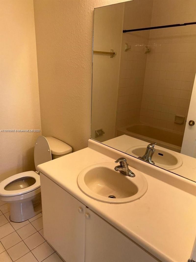 1660 SE 29th St, Unit 200, Homestead, FL 33035 Photo