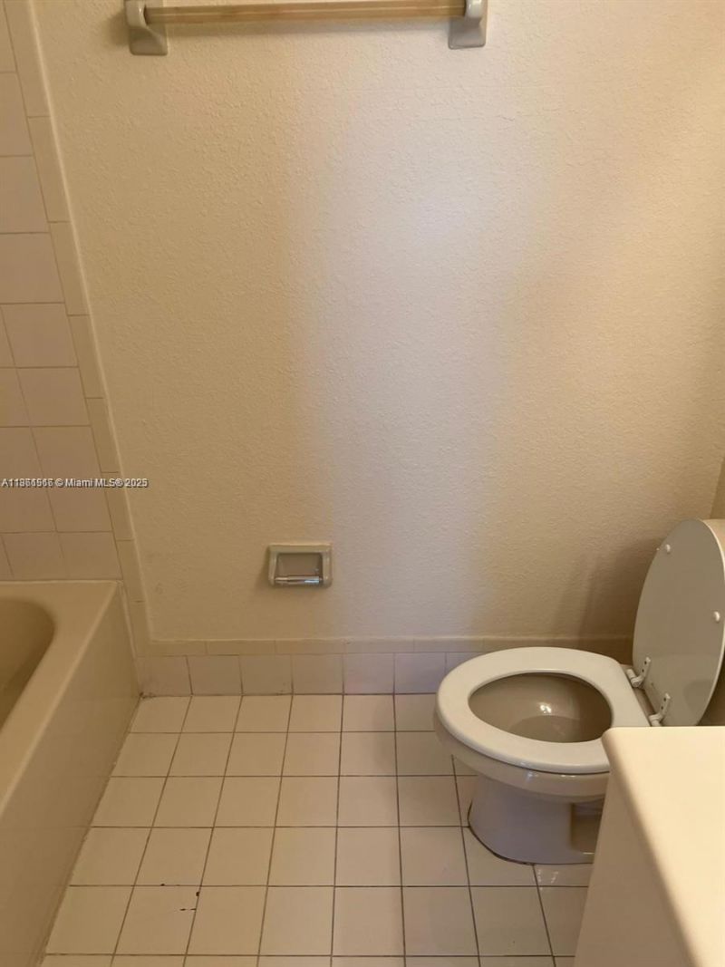 1660 SE 29th St, Unit 200, Homestead, FL 33035 Photo