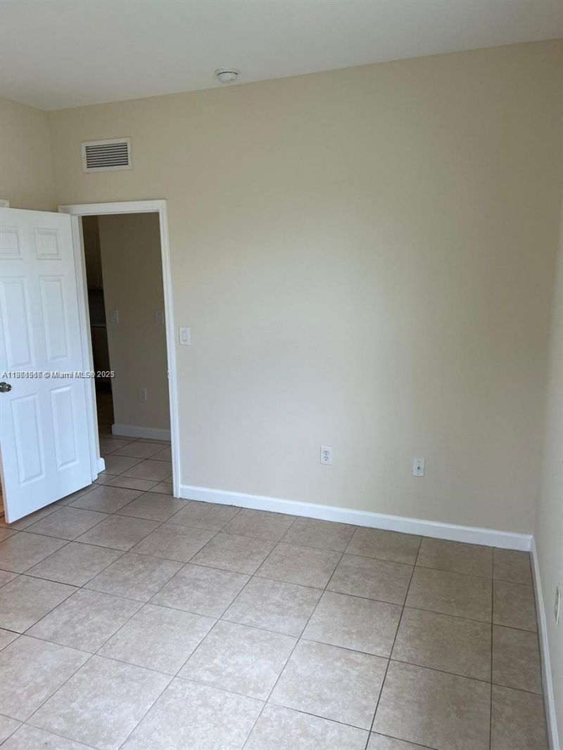 1660 SE 29th St, Unit 200, Homestead, FL 33035 Photo