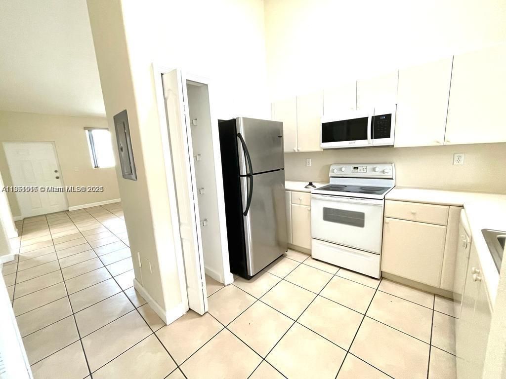 1660 SE 29th St, Unit 200, Homestead, FL 33035 Photo