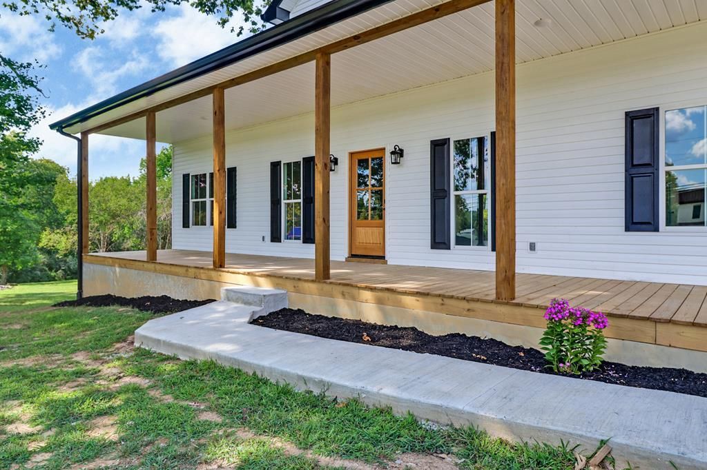 103 Duncan St. Jamestown, TN 38556