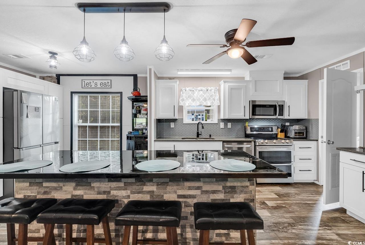 7500 Aubrey Ln. Photo 12