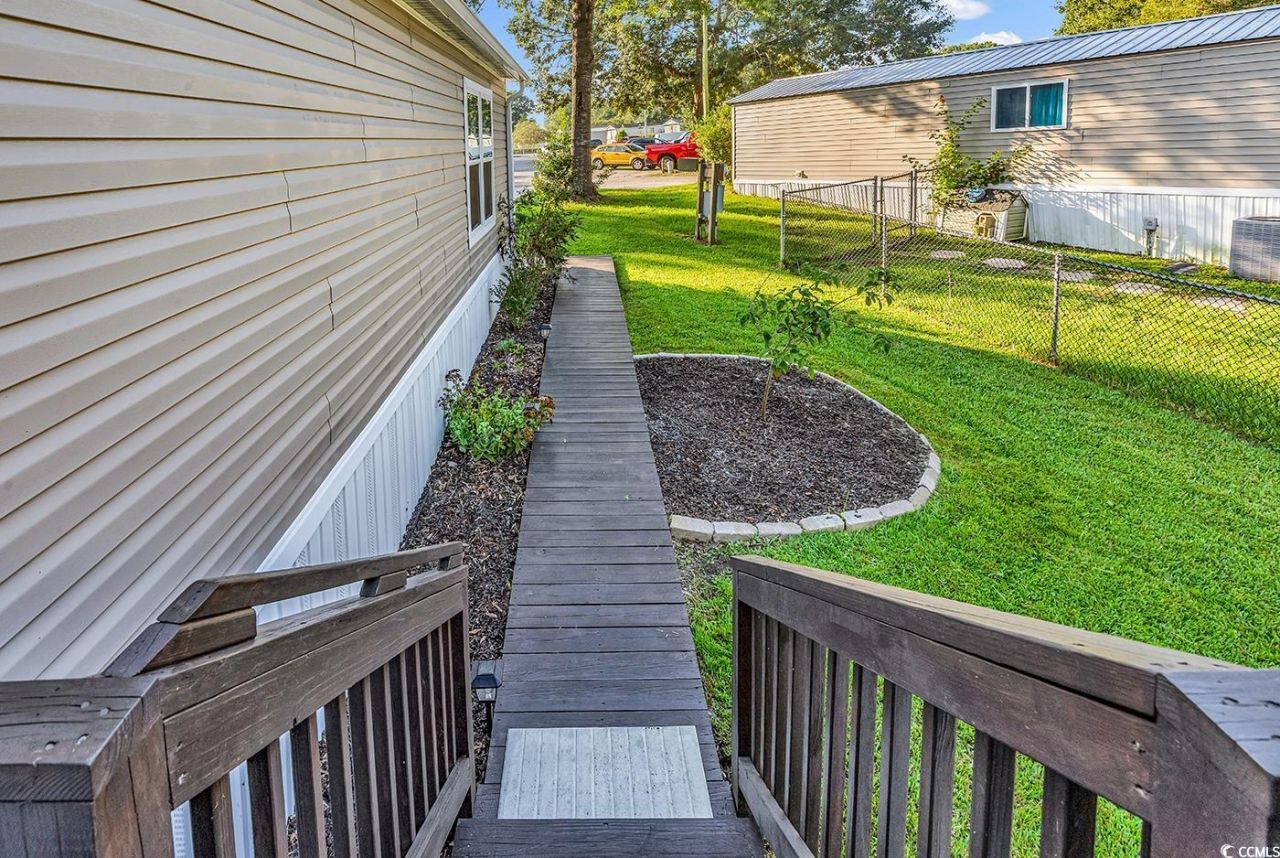 7500 Aubrey Ln. Photo 31