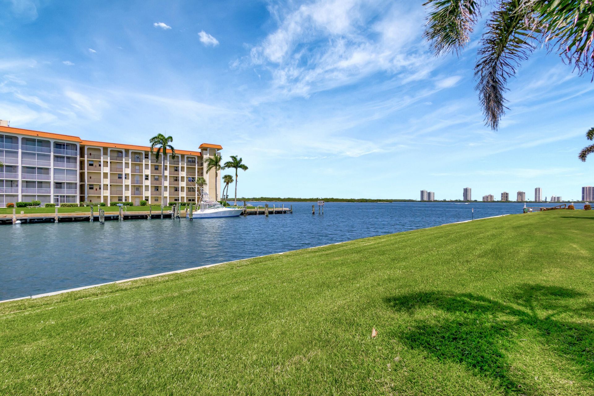 111 Shore Court, Unit 306, North Palm Beach, FL 33408 Photo