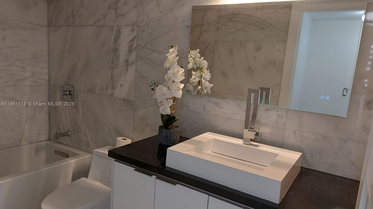 3180 S Ocean Dr, Unit 1721, Hallandale Beach, FL 33009 Photo