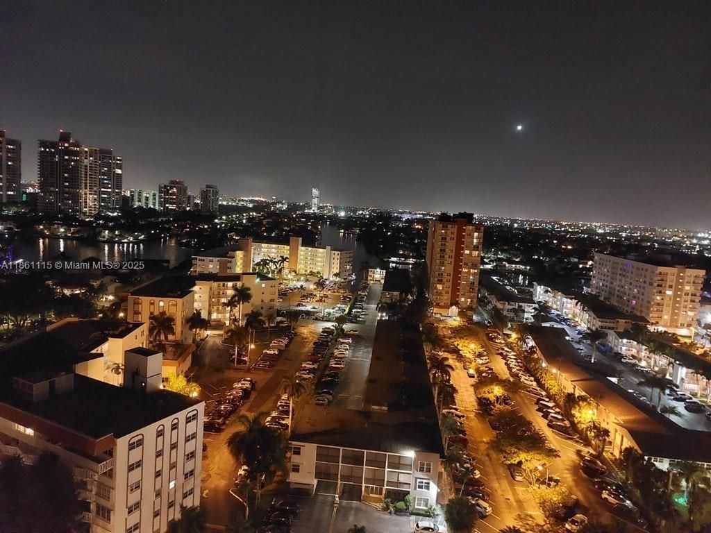 3180 S Ocean Dr, Unit 1721, Hallandale Beach, FL 33009 Photo