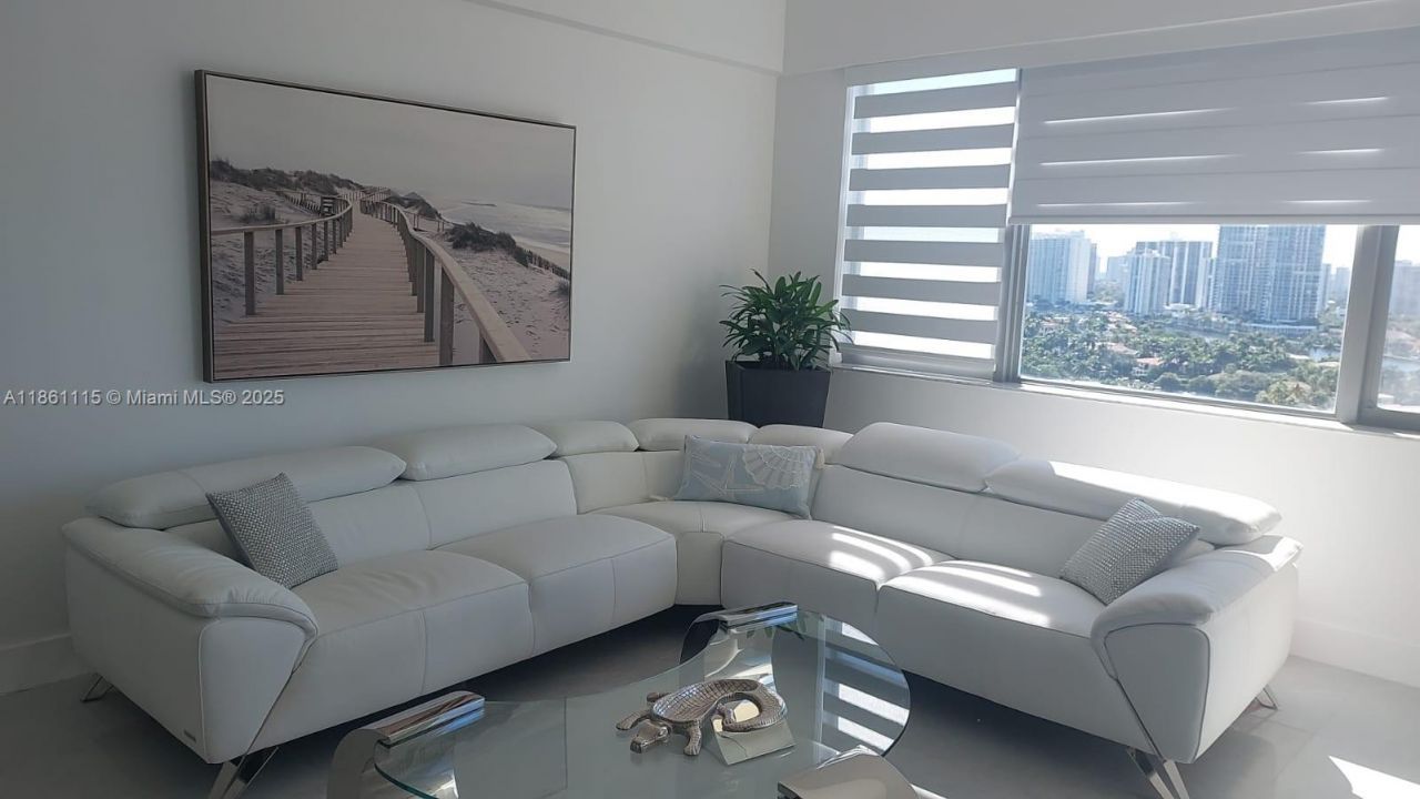 3180 S Ocean Dr, Unit 1721, Hallandale Beach, FL 33009 Photo