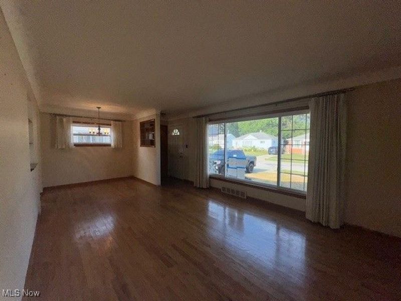 701 E 315th Street, Willowick, OH 44095 Photo 10