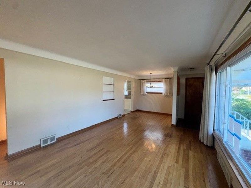 701 E 315th Street, Willowick, OH 44095 Photo 11
