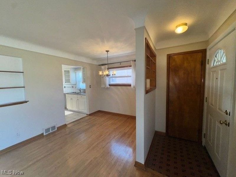 701 E 315th Street, Willowick, OH 44095 Photo 12