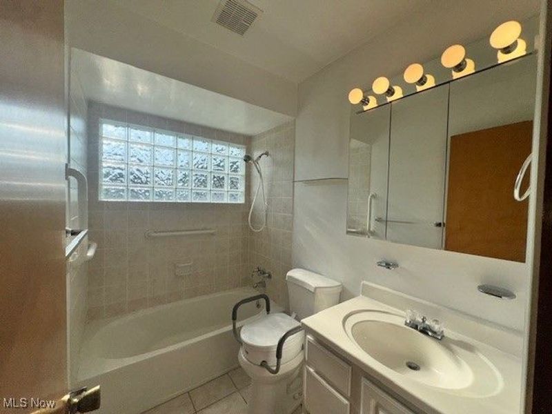 701 E 315th Street, Willowick, OH 44095 Photo 14