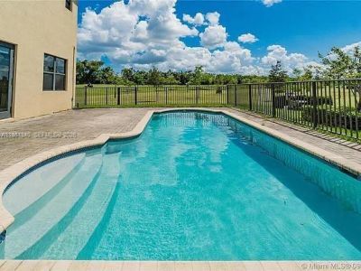 19220 NE 9th Pl, Miami, FL 33179 Photo