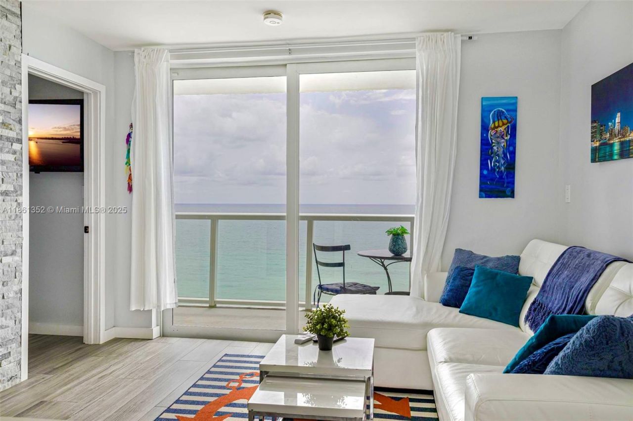 19201 Collins Ave, Unit 916, Sunny Isles Beach, FL 33160 Photo