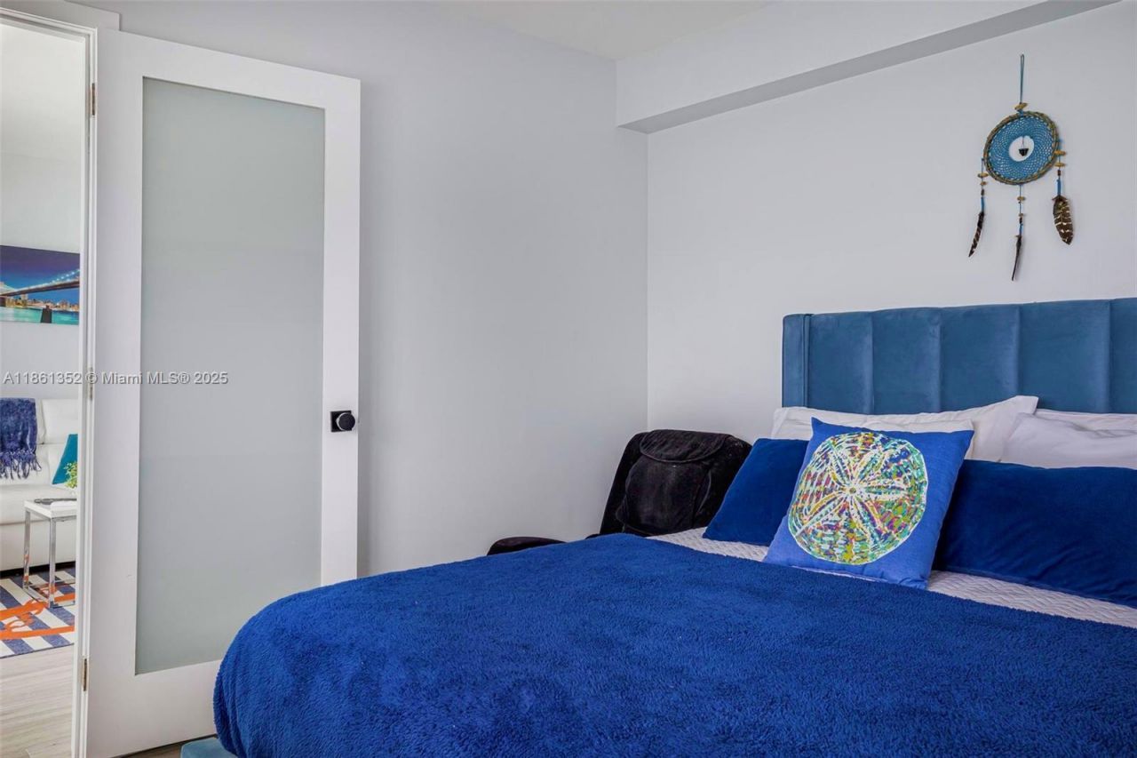 19201 Collins Ave, Unit 916, Sunny Isles Beach, FL 33160 Photo