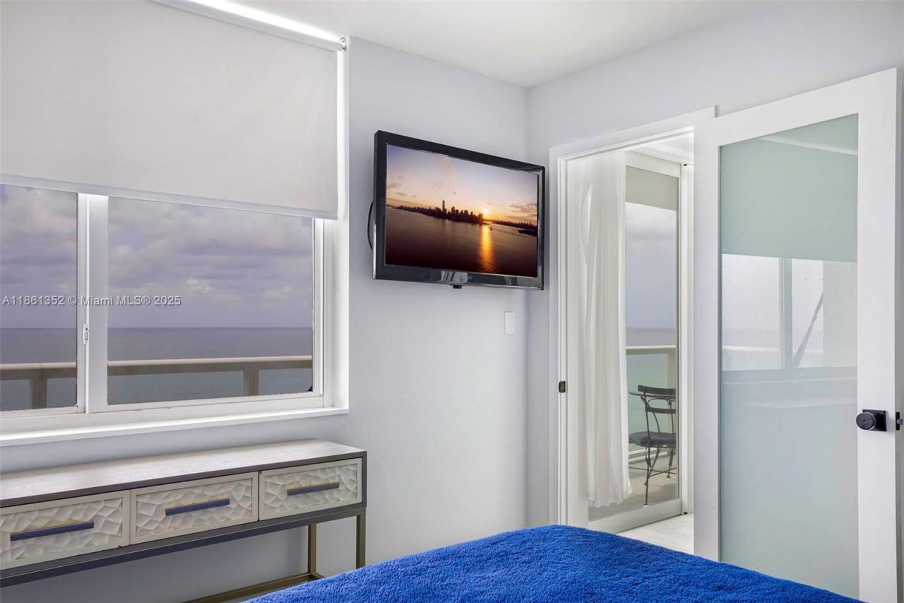 19201 Collins Ave, Unit 916, Sunny Isles Beach, FL 33160 Photo