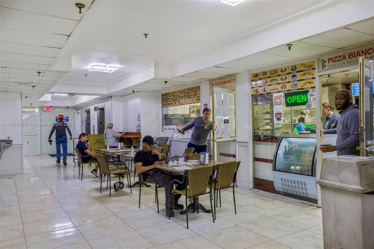 19201 Collins Ave, Unit 916, Sunny Isles Beach, FL 33160 Photo