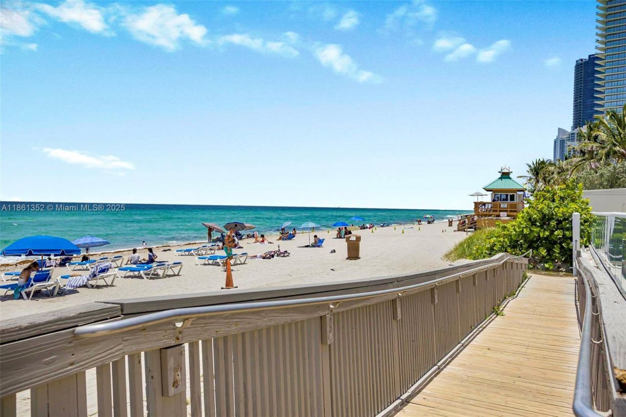 19201 Collins Ave, Unit 916, Sunny Isles Beach, FL 33160 Photo