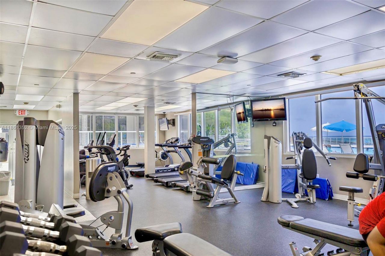 19201 Collins Ave, Unit 916, Sunny Isles Beach, FL 33160 Photo