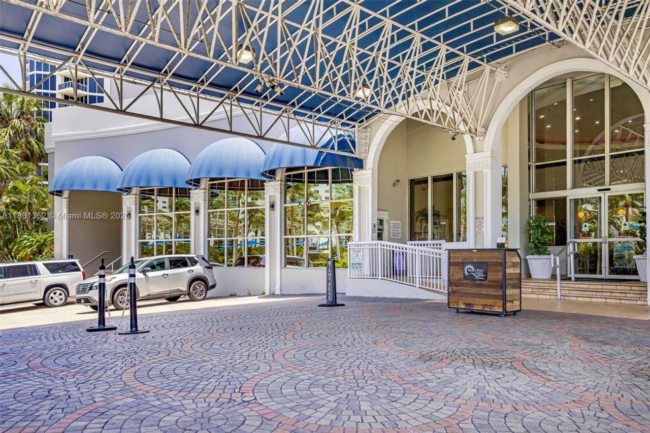 19201 Collins Ave, Unit 916, Sunny Isles Beach, FL 33160 Photo