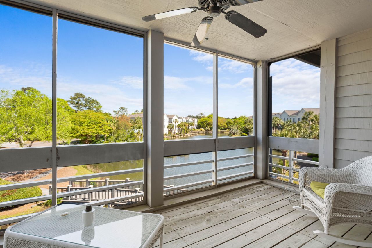 2472 Racquet Club Drive Photo 13