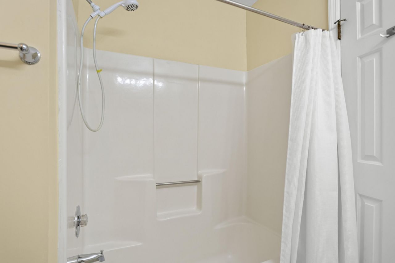 2472 Racquet Club Drive Photo 21