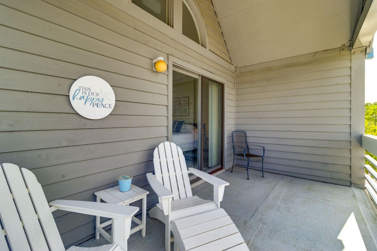 2472 Racquet Club Drive Photo 23