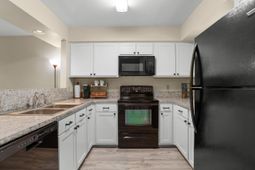 2472 Racquet Club Drive photo 4